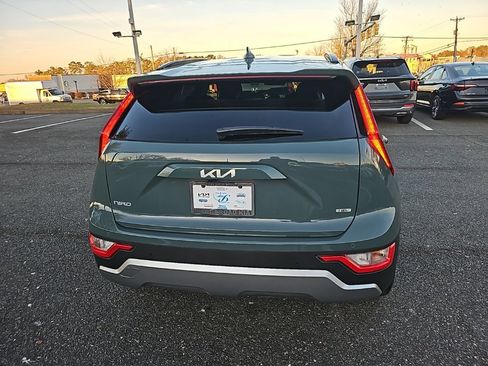 Used 2025 Kia Niro EX image 6