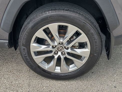 Used 2024 Toyota RAV4 XLE Premium FWD image 5
