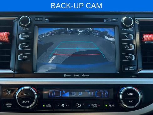 Used 2017 Toyota Highlander SE AWD/4WD image 7