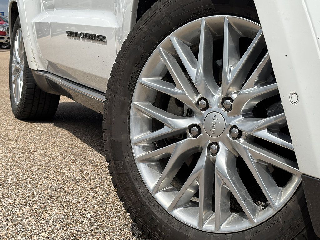 Used 2018 Jeep Grand Cherokee Summit AWD/4WD image 2