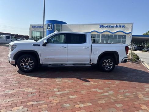 Used 2024 GMC Sierra 1500 SLT w/ SLT Premium Package AWD/4WD image 3