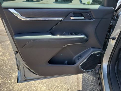 New 2026 GMC Acadia Elevation w/ Elevation Premium Package FWD image 19