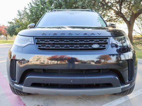 Used 2017 Land Rover Discovery First Edition image 2