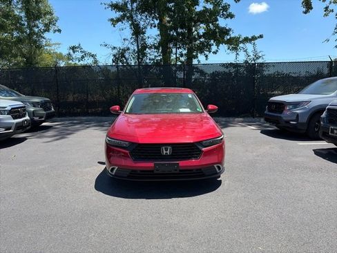 Used 2025 Honda Accord Touring image 2