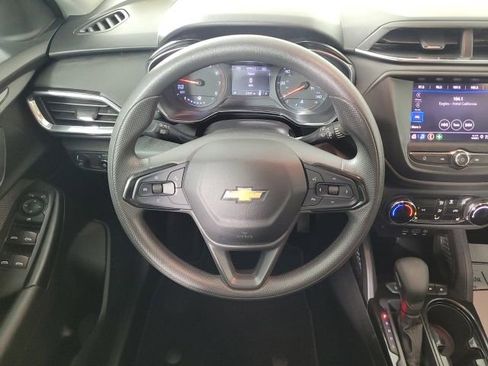 Used 2022 Chevrolet TrailBlazer LT FWD image 11