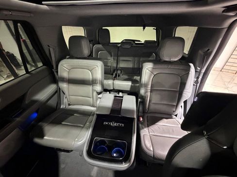 Used 2020 Lincoln Navigator Reserve w/ Luxury Package AWD/4WD image 18