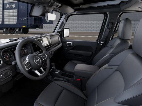 New 2026 Jeep Wrangler Unlimited Sahara AWD/4WD image 30