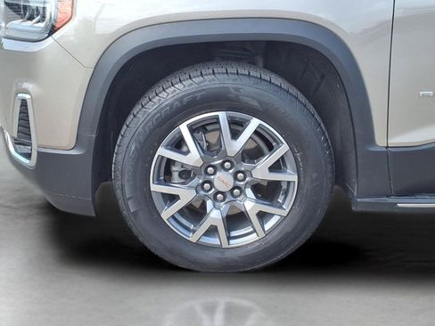 Used 2023 GMC Acadia SLT w/ Technology Package AWD/4WD image 11