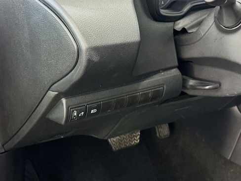 Used 2025 Toyota Corolla LE image 17