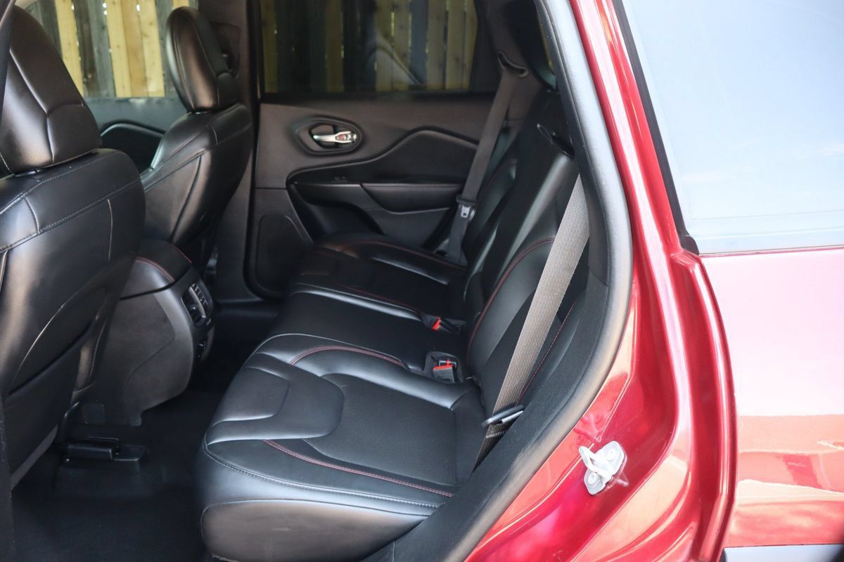 Used 2020 Jeep Cherokee Trailhawk w/ Comfort/Convenience Group AWD/4WD image 20