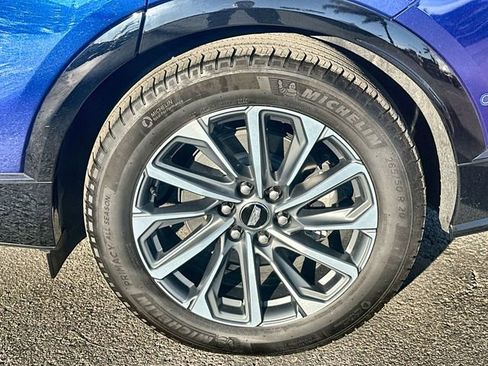 Used 2024 Cadillac Lyriq Sport image 34