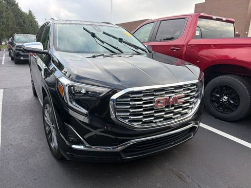 Used 2020 GMC Terrain Denali w/ Denali Premium Package FWD image 5