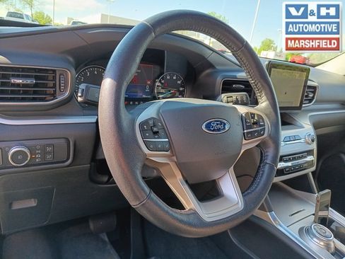 Used 2022 Ford Explorer XLT w/ Equipment Group 202A AWD/4WD image 8