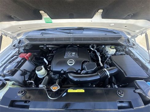 Used 2013 Nissan Titan SL w/ Moonroof Pkg image 31