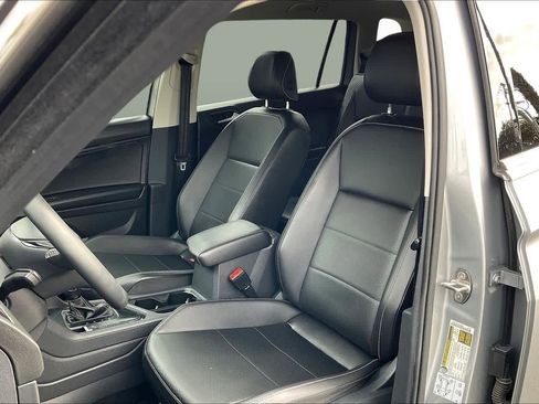 Used 2021 Volkswagen Tiguan SE image 7