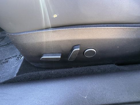 Used 2023 Tesla Model 3 Standard Range image 19