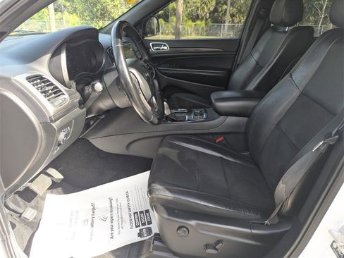 Used 2022 Jeep Grand Cherokee Laredo X image 25