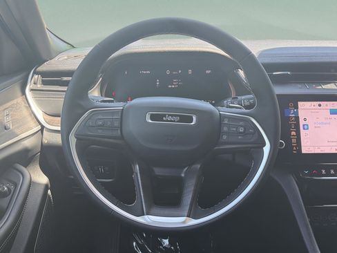 New 2026 Jeep Grand Cherokee L Limited AWD/4WD image 11