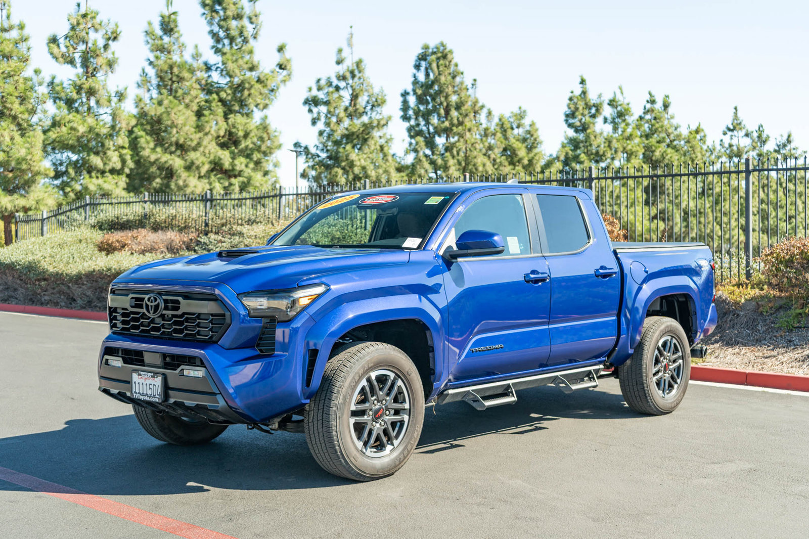 Certified 2025 Toyota Tacoma TRD Sport RWD image 3