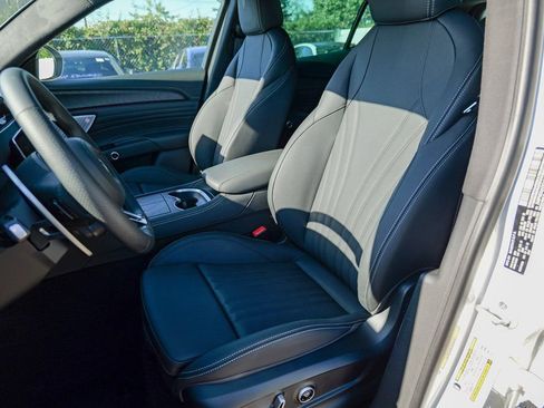 New 2025 Maserati Grecale Modena image 21