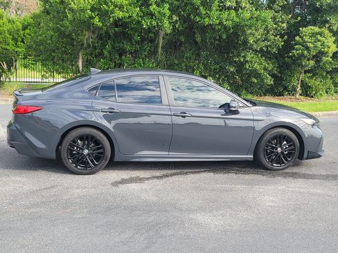 Used 2025 Toyota Camry SE FWD image 8