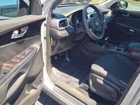 Used 2018 Kia Sorento L FWD image 9