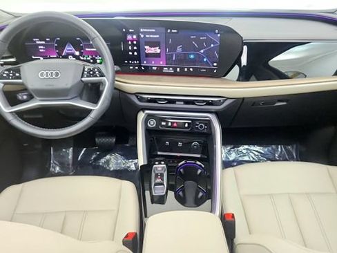 Used 2025 Audi Q5 Premium AWD/4WD image 49