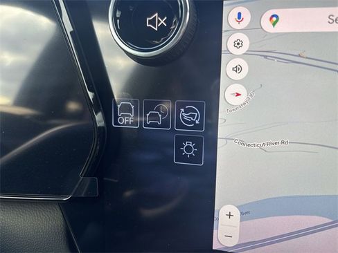 New 2026 Chevrolet Equinox EV LT image 17