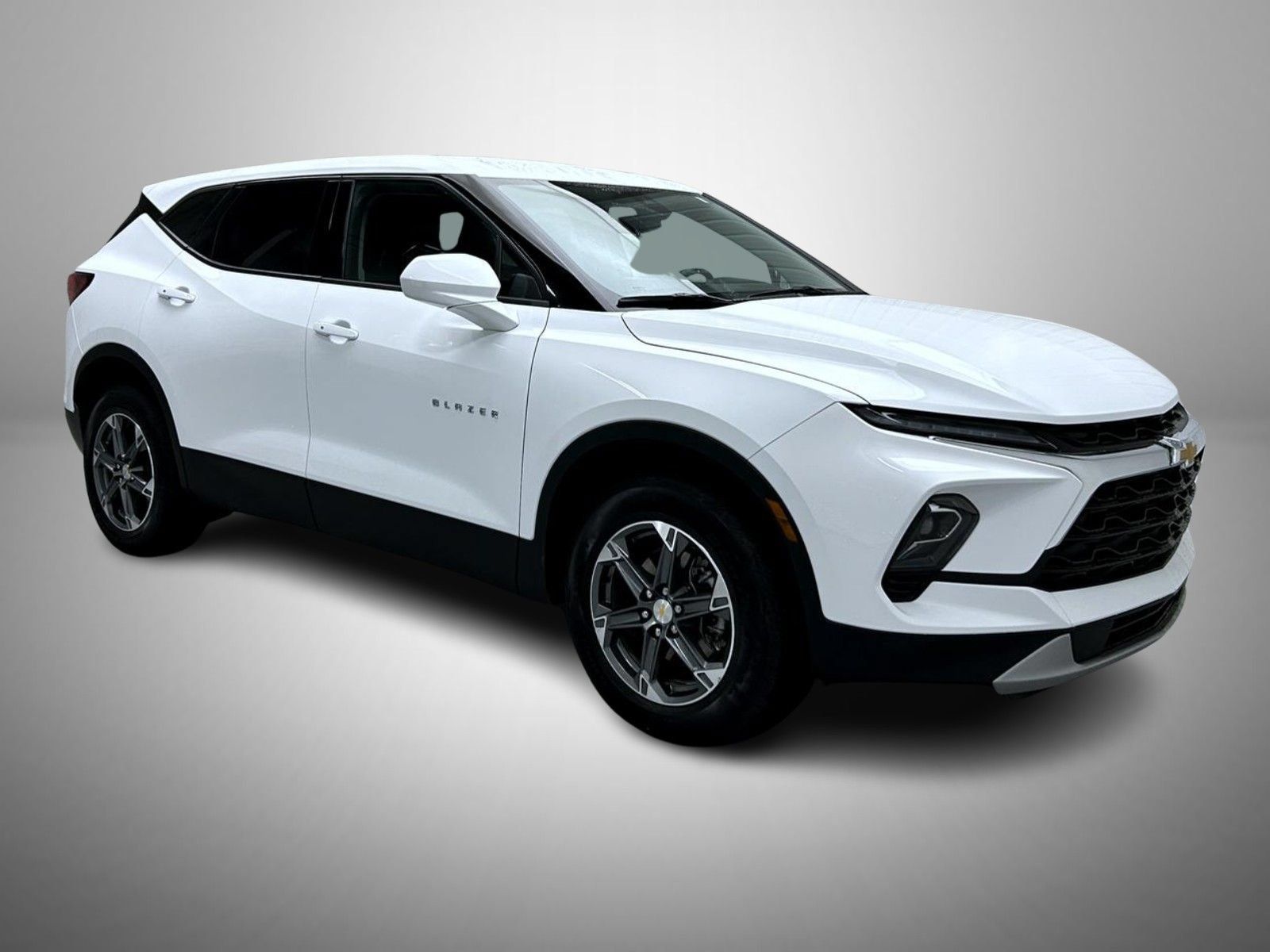 Used 2025 Chevrolet Blazer LT AWD/4WD image 3