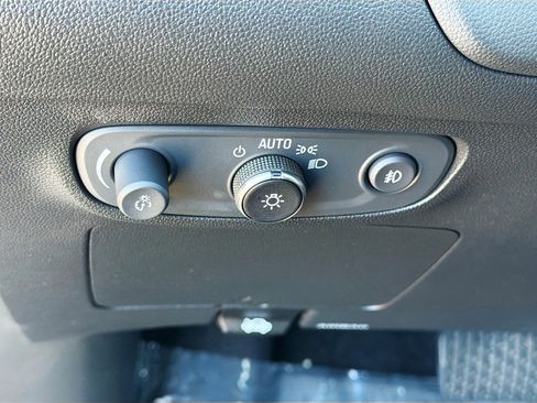 Used 2023 Buick Encore GX Essence w/ Experience Buick Package image 33