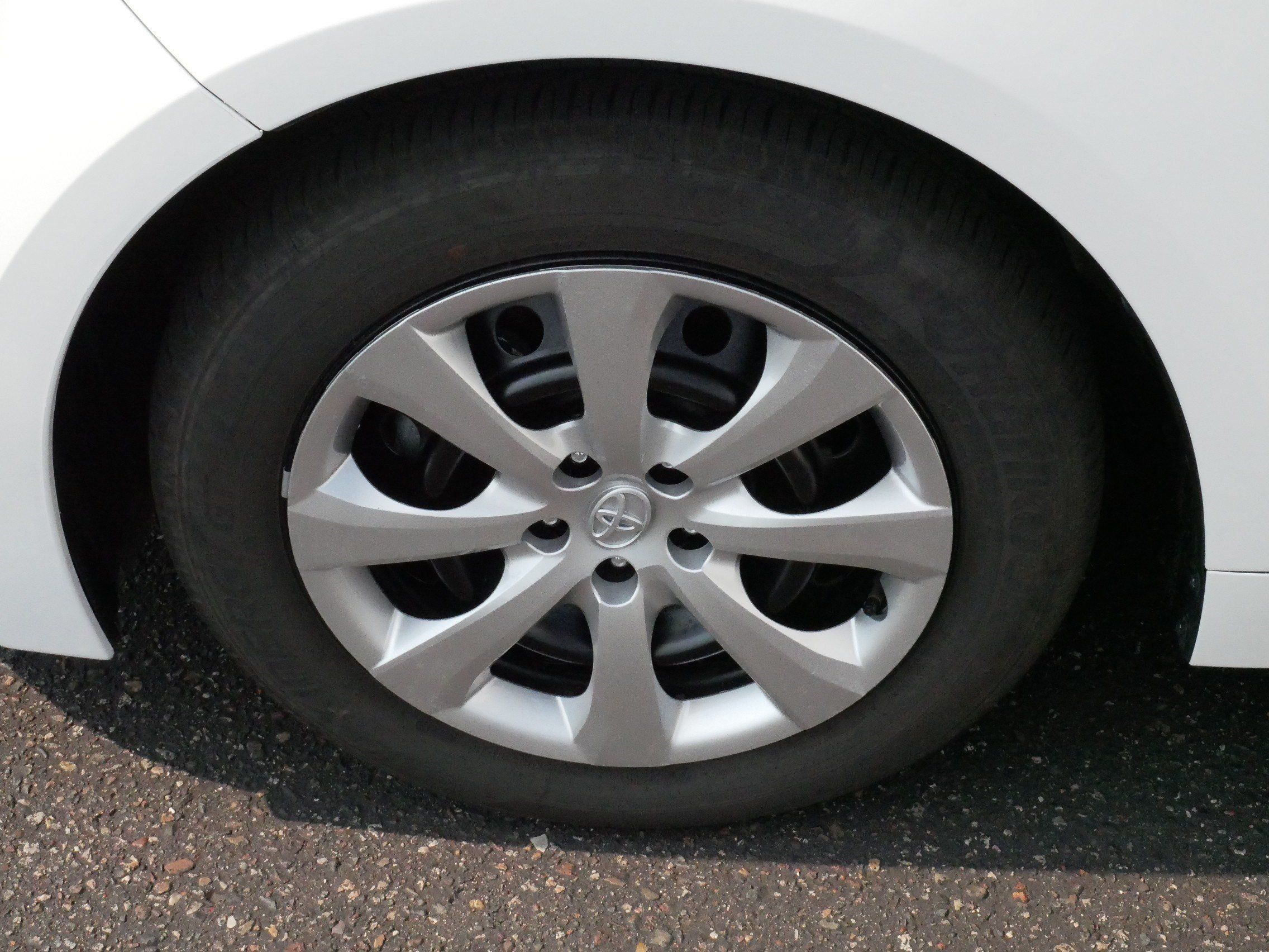 Certified 2026 Toyota Corolla LE FWD image 15