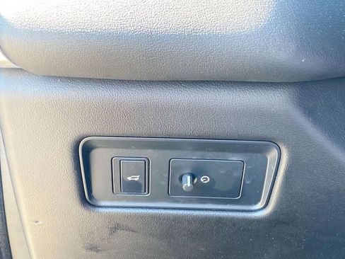 Used 2024 Jaguar F-PACE R-Dynamic S image 18