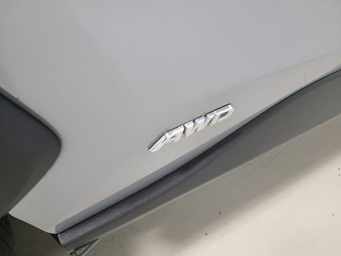 Used 2022 Toyota RAV4 XLE Premium AWD/4WD image 9