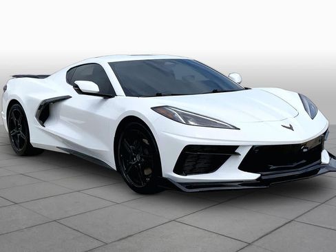 Used 2024 Chevrolet Corvette Stingray Preferred Cpe w/ 2LT RWD image 3