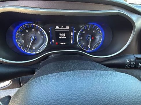 Used 2023 Chrysler Voyager LX FWD image 21