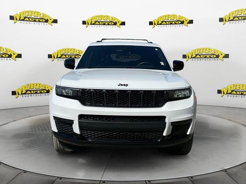 Certified 2022 Jeep Grand Cherokee L Laredo RWD image 8