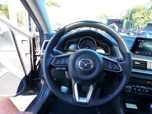 Used 2018 MAZDA MAZDA3 Touring FWD image 10