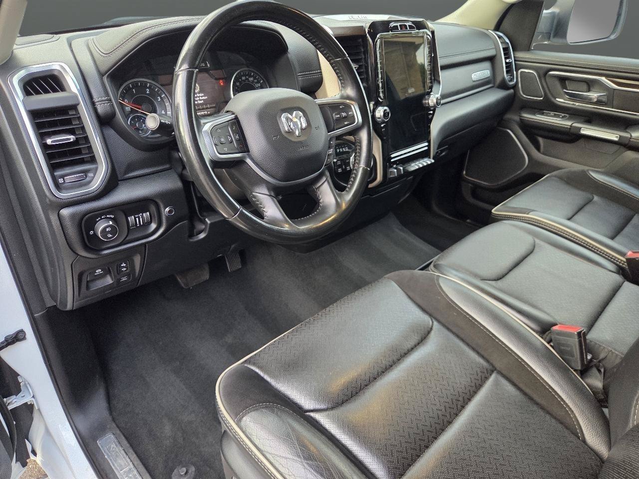Used 2022 RAM 1500 Laramie AWD/4WD image 10