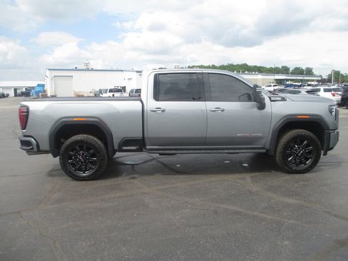 Used 2025 GMC Sierra 2500 AT4 w/ AT4 Premium Plus Package AWD/4WD image 5