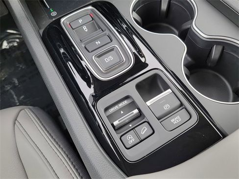 New 2025 Honda Pilot Touring image 23