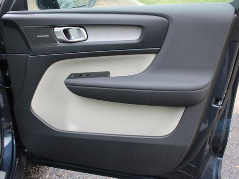 New 2026 Volvo XC40 B5 Ultra w/ Climate Package image 38