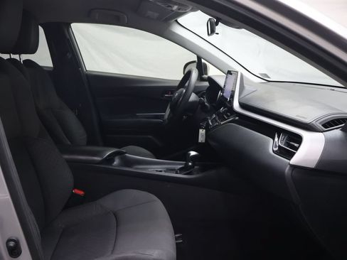Used 2020 Toyota C-HR LE FWD image 9