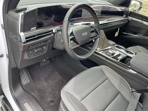 New 2026 Cadillac Escalade ESV Luxury AWD/4WD image 20
