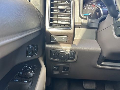 Used 2018 Ford Expedition Limited w/ Equipment Group 301A image 11