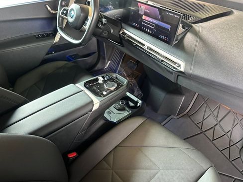 Certified 2024 BMW iX xDrive50 w/ Sport Package AWD/4WD image 20