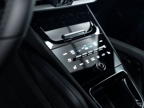 New 2026 Porsche Cayenne S AWD/4WD image 17