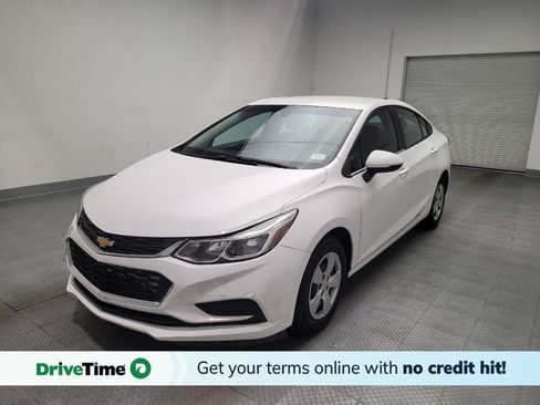 Used 2017 Chevrolet Cruze LS FWD image 1