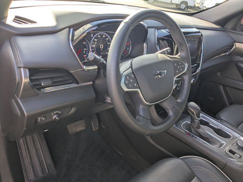 Used 2023 Chevrolet Traverse Premier image 16