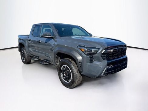 Used 2025 Toyota Tacoma TRD Off-Road AWD/4WD image 3