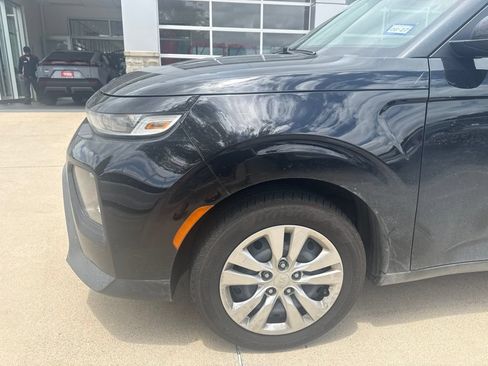 Used 2020 Kia Soul LX FWD image 2